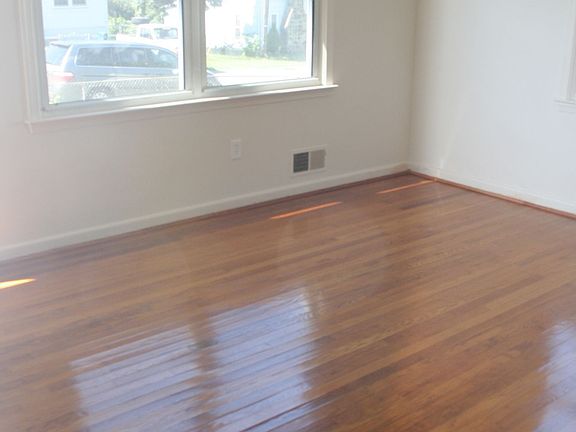 LIVING RM HARDWOOD FL