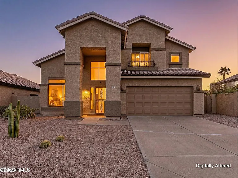 4334 E Anderson Dr — Photo 2