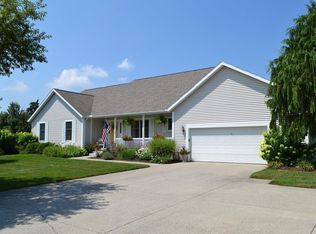 1 Creekside Cir, Milan, OH 44846