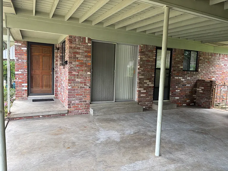 9604 Temple Dr — Photo 2