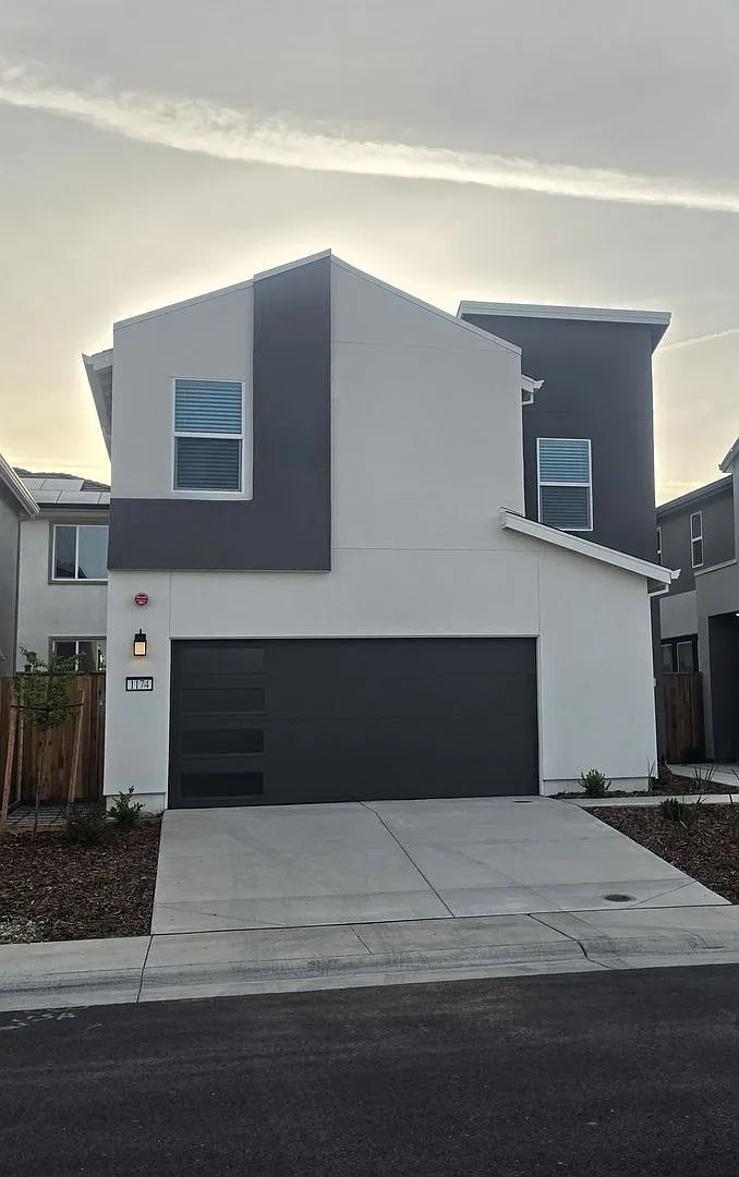 1174 Bengal Loop photo 1