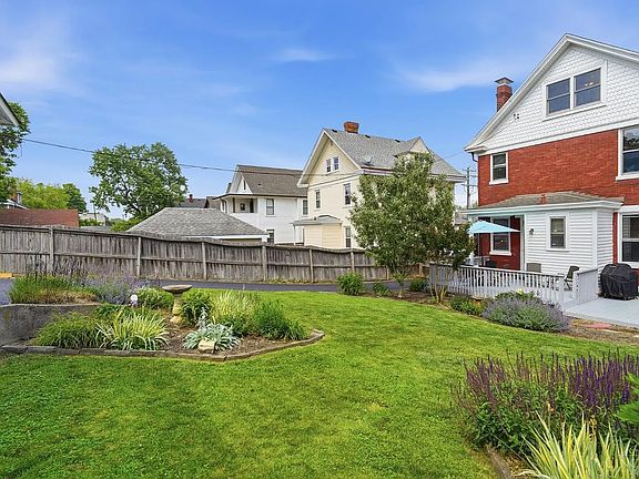 2nd image of 3647 Paxton Ave