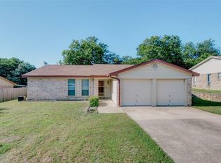 1420 Timbercreek Rd, Benbrook, TX 76126