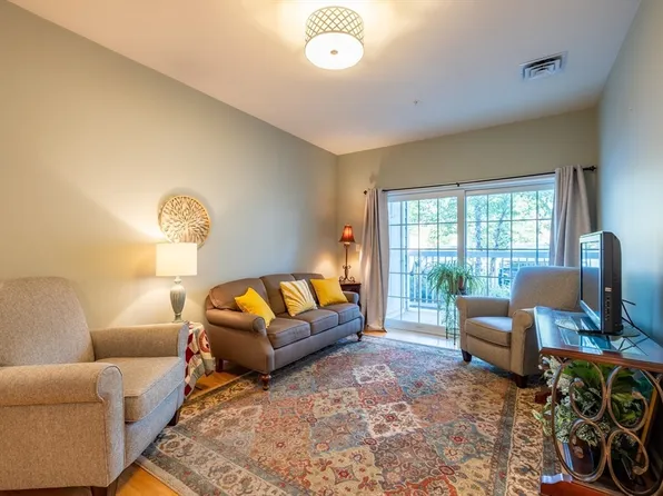 62 Abigail Way #1003, Reading, MA 01867