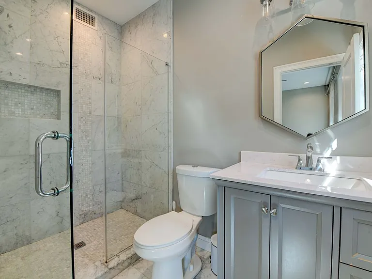 97 W 55th St #1 — Photo 20