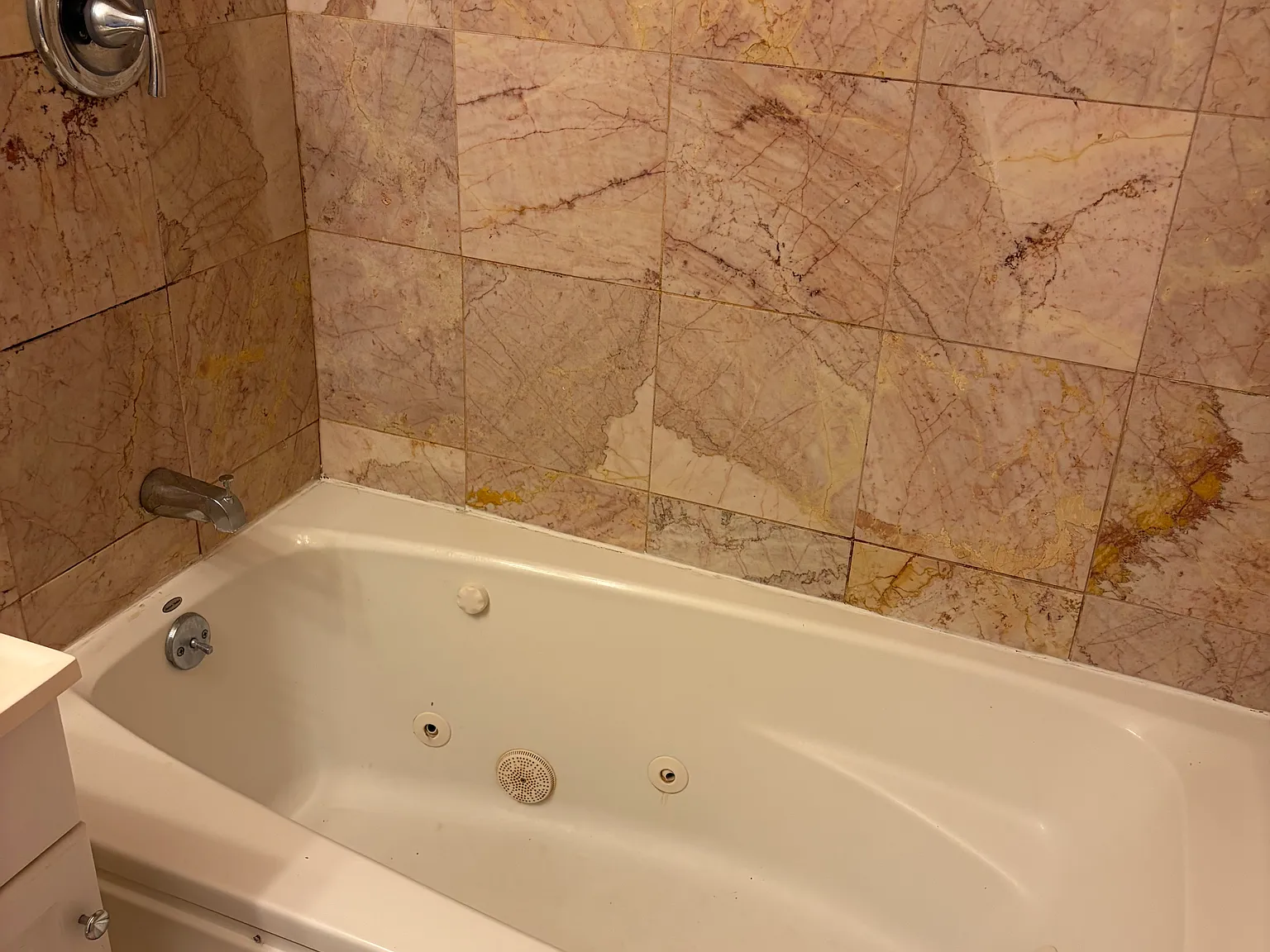 1 bed, 900 sqft, $950 — Photo 2