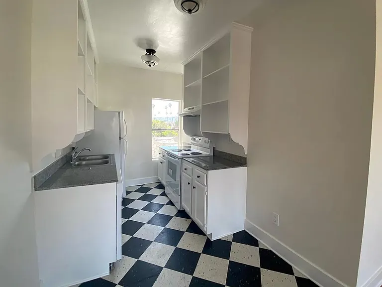 Normandie Hollywood, LLC — Photo 36