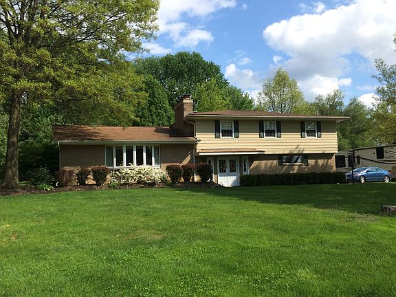 2nd image of 368 Skylane Dr