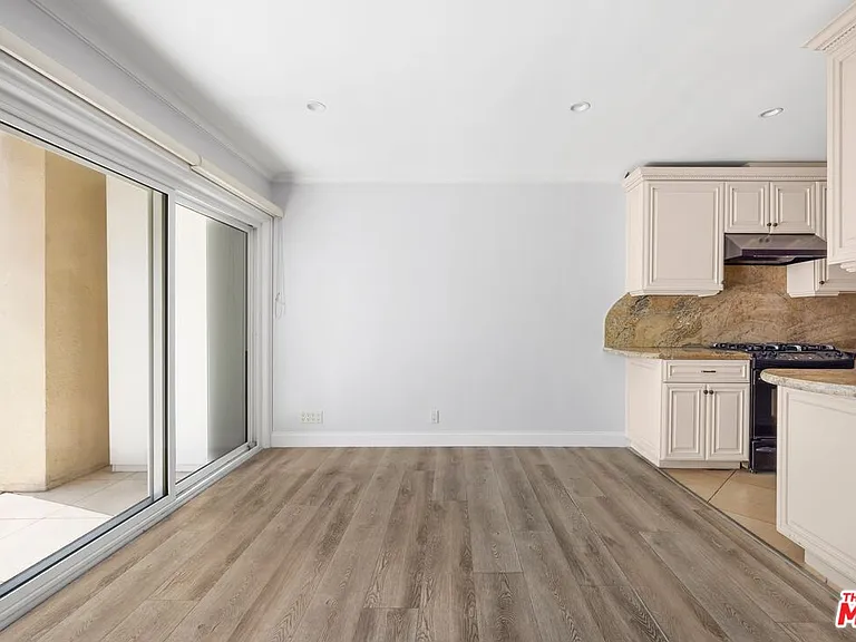 423 S Rexford Dr #106 — Photo 10