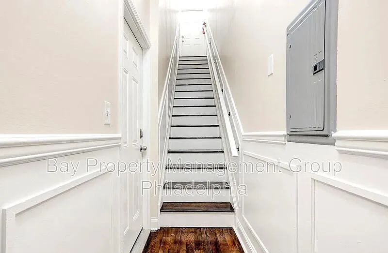 4 bed, 2.0 bath, 1600 sqft, $1,900 — Photo 3