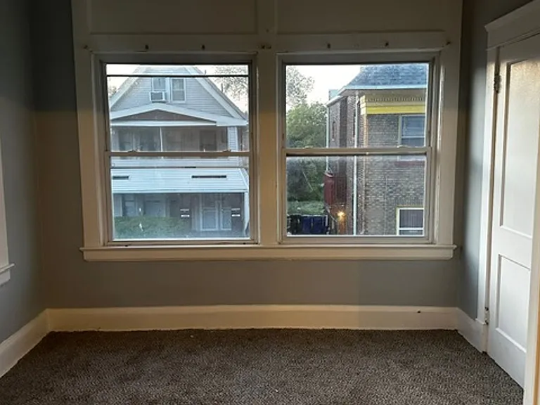 12014 Iowa Ave — Photo 6