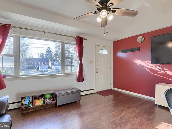 3rd image of 159 N Wolf St