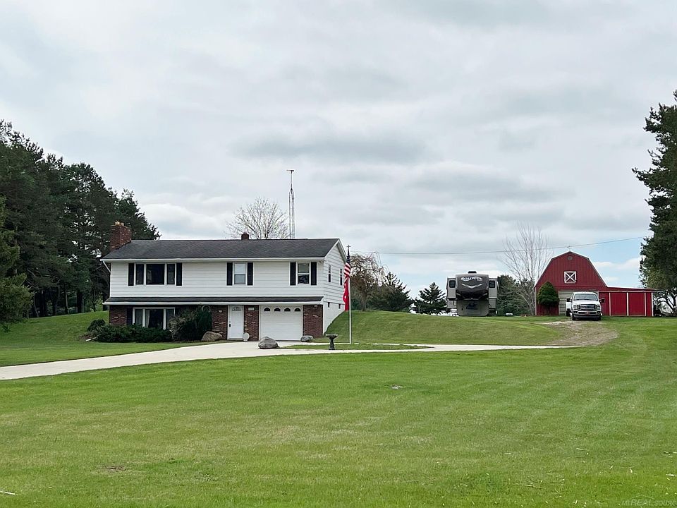 4394 Deckerville Rd, Deckerville, MI 48427 Zillow