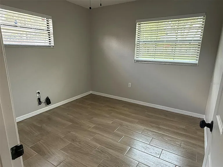 1008 N Bracewell Dr — Photo 10