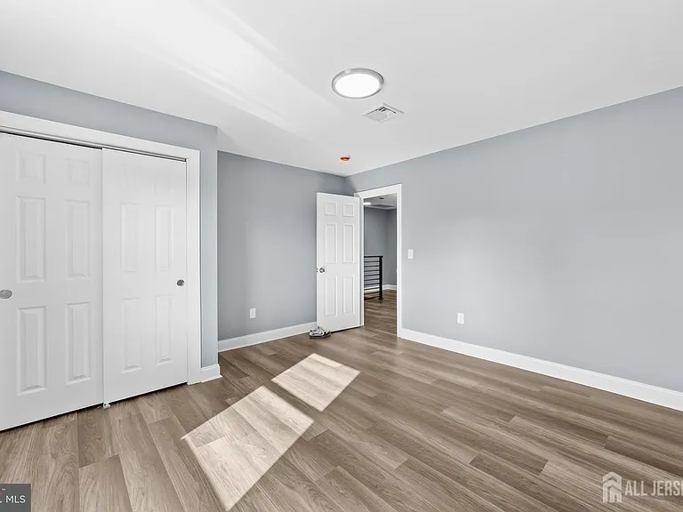 245 William St #A — Photo 5