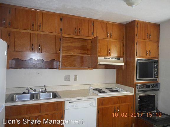 3rd image of 1573-A Jacks Dr