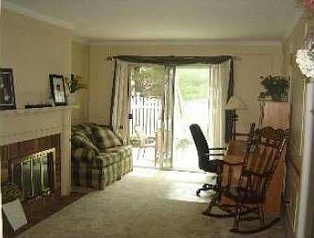 2nd image of 715 Oak Knoll Dr