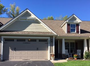 280 Carriage Path Ct, Webster, NY 14580