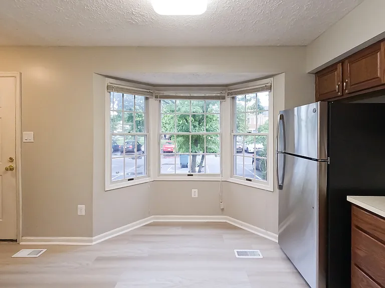 5632 Denton Ct — Photo 4
