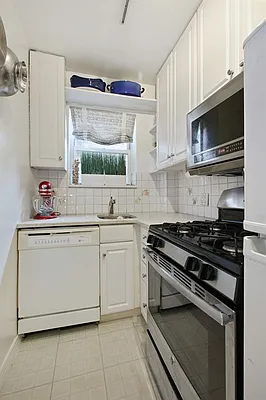 Sold by Corcoran | media 7