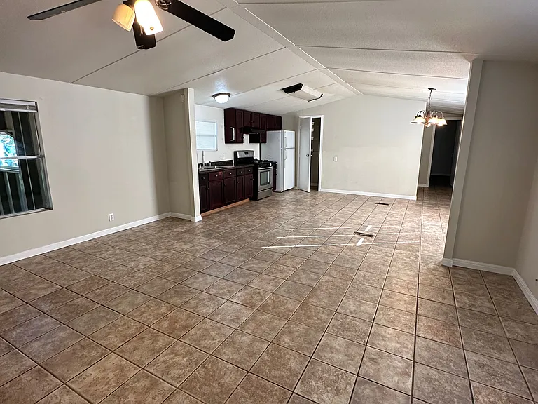 1102 Bluebonnet Dr — Photo 11