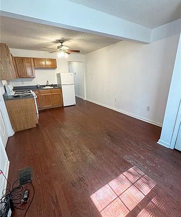 2nd image of 5824 General Haig St