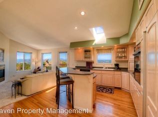 18240 51st Ave S, Seattle, WA 98188