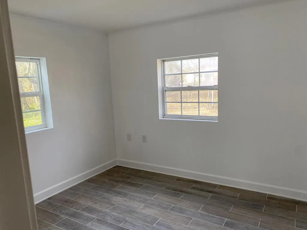 720 W Railroad St — Photo 4