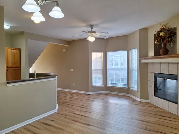 996 N Findley St, Olathe, KS 66061