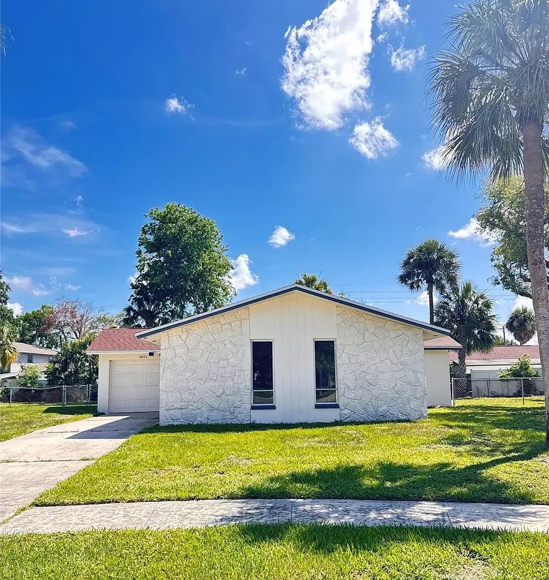 3 bed, 1492 sqft, $2,500 — Photo 2