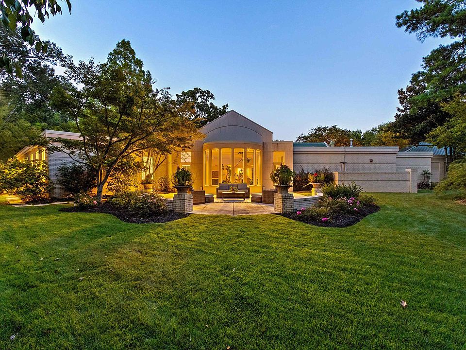 1st image of 333 Winter Oak Ln