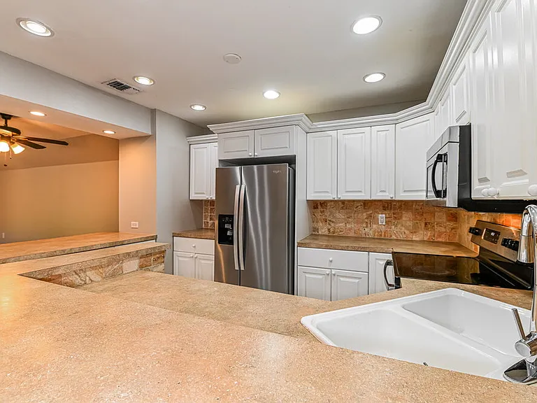 10907 Meadow Lark Cove Dr — Photo 10