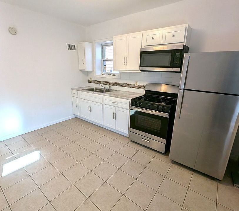 1st image of 3422 S Compton Ave #1F