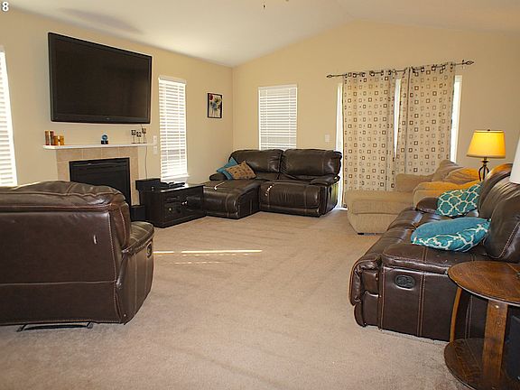 3rd image of 2726 Nina Pl