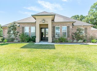 8901 Vermilion Lakes Dr, Abbeville, LA 70510