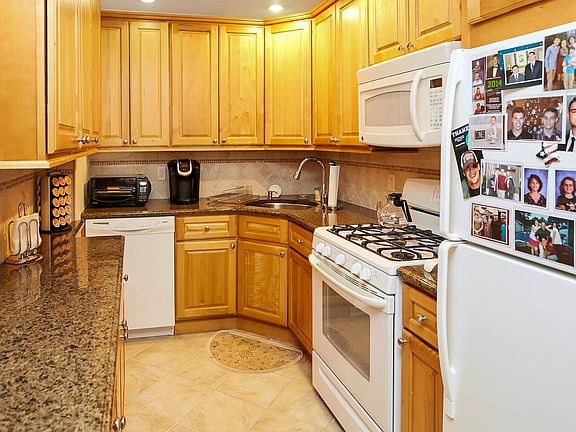 5th image of 2 Marine Ave APT 4A