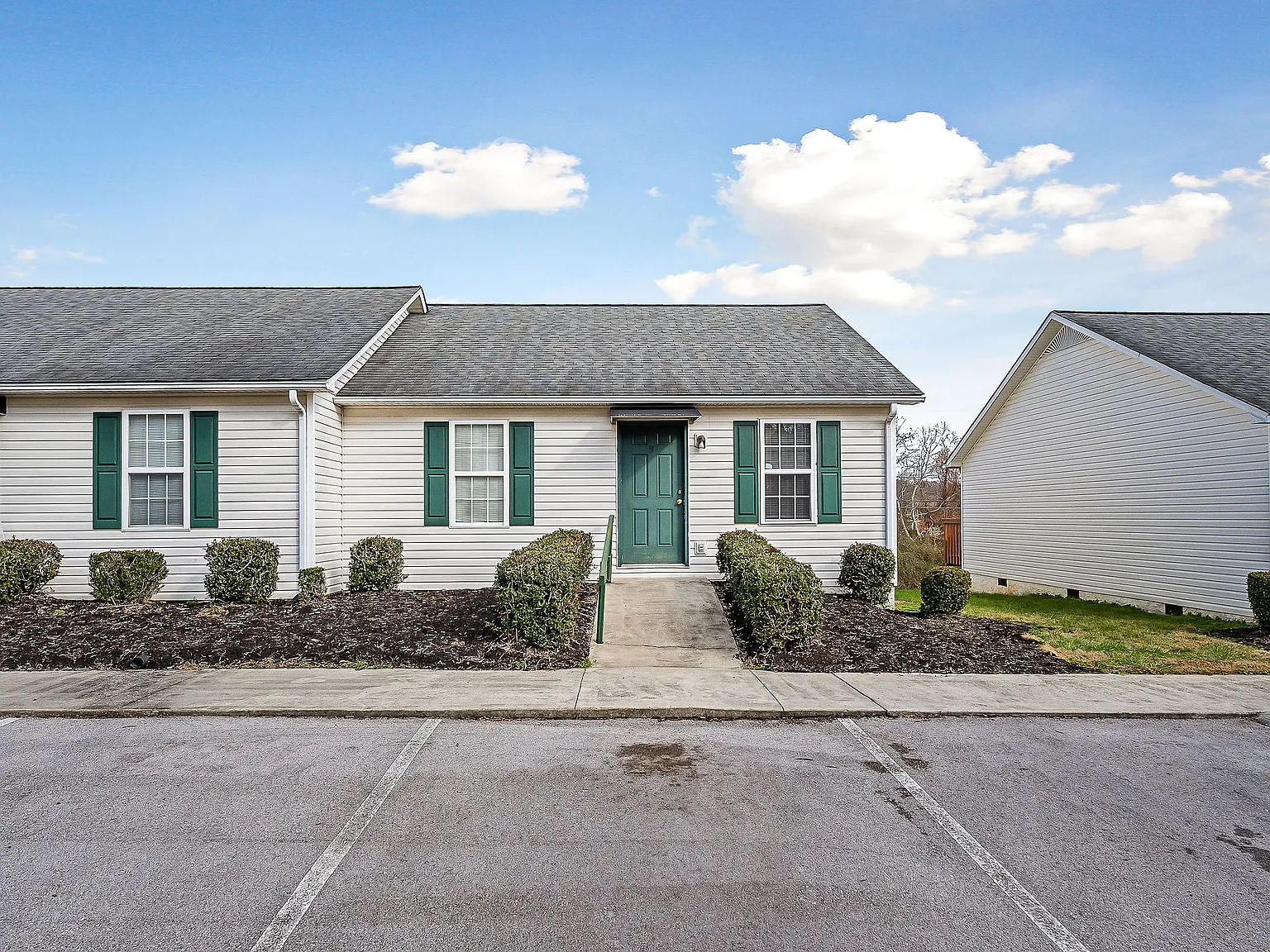 3180 Dodson Branch Rd — Photo 2
