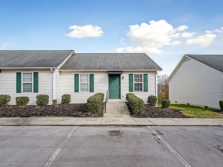 3180 Dodson Branch Rd — Photo 2
