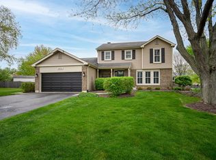 1N215 Timber Ct, Winfield, IL 60190