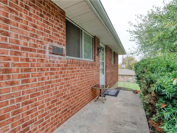 106-108 S High St, Independence, MO 64054