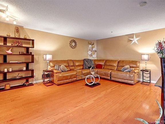3rd image of 18606 52nd Ave W APT 211