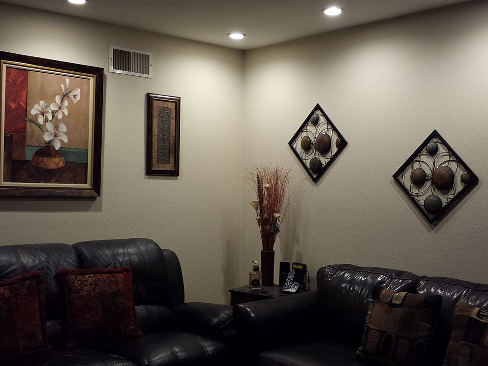 1st image of 4003 E Bunker Hill Pl