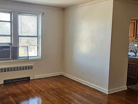 5th image of 2241 Holland Ave APT 5F