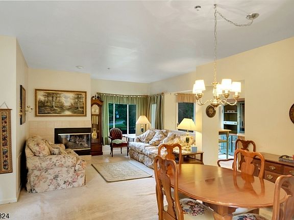 3rd image of 22 Harker Hill Dr #1122