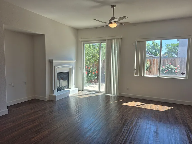 1700 Charm Way — Photo 13