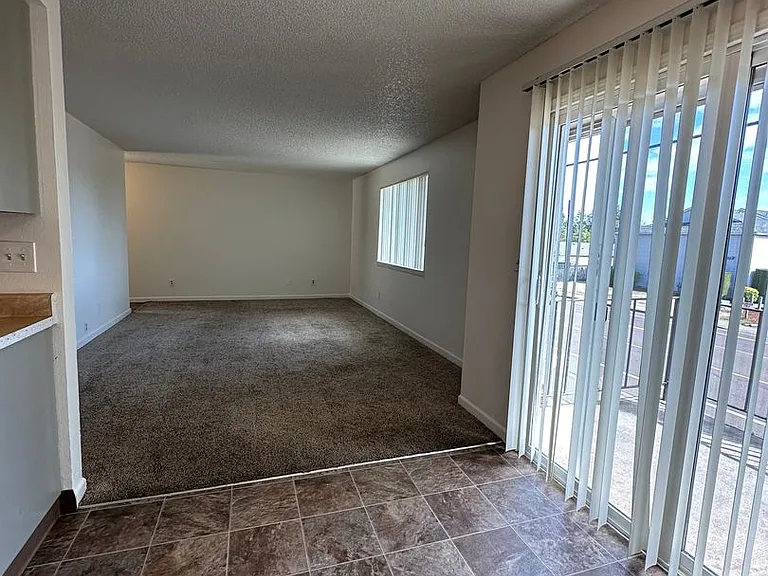452-Trinity Apartments — Photo 4