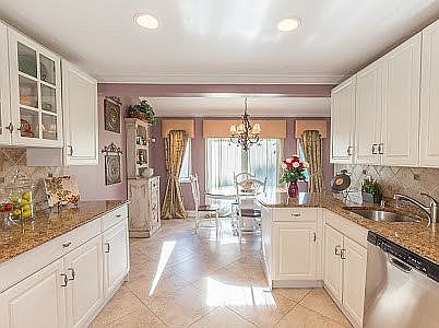 Kitchen w/Heated floors