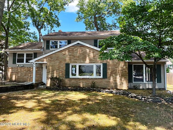 2nd image of 46 Shady Nook Drive