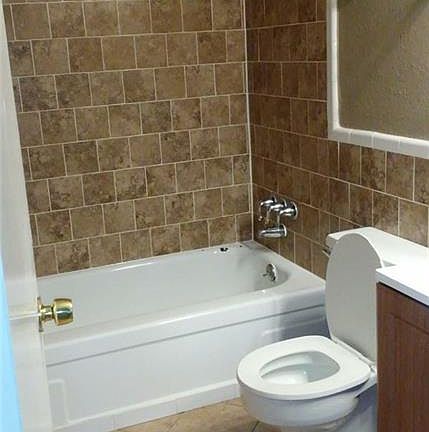 3rd image of 3716 Edgewood Dr