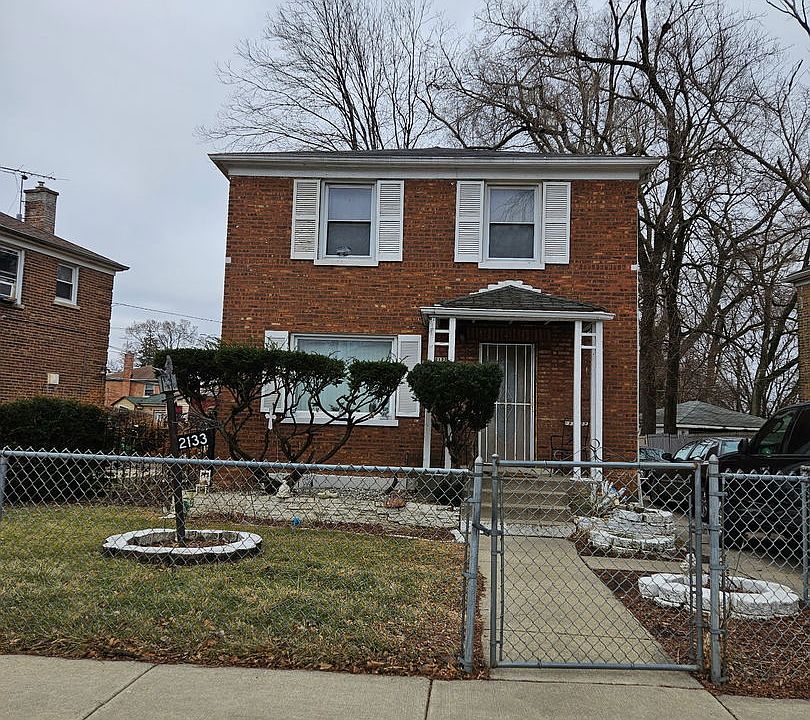 1st image of 2133 W 75th Pl